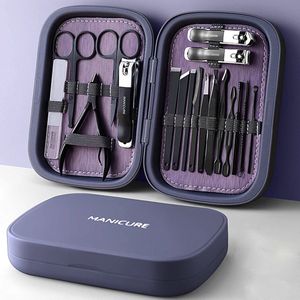 E-shop4u® - Nagelknipperset - Manicureset - Pedicureset - RVS - 18-in-1 - Nagelknippers - Pincet - Nagelvijl - Oorlepels - Reisset - Paars - Compact - Duurzaam - Professioneel - Thuisgebruik - Reis - Cadeau - Bol.com