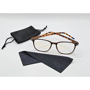 Unisex leesbril met blauw licht filter +1.5 met etui en doekje / computerbril met sterkte / 6323 blue light blocking glasses met bruine montuur / beeldscherm bril op sterkte +1,5 / gaming bril / computer bril / blauw licht bril / Aland optiek