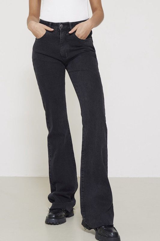 Maillot - Washed Black - 51% Recycled Cotton 25% Cotton 23% Polyester 1% Elastane - Aangesloten Pasvorm