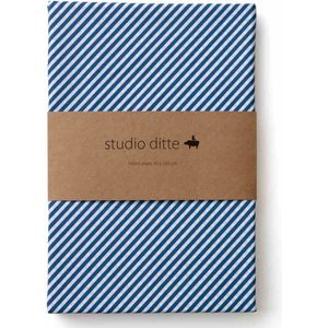Studio Ditte hoeslaken met print schuine streep 90x200 - blauw