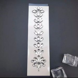 Akyol - Gezichtsjuwelen – gezichtsteentjes - gezicht glitters– diamantjes – carnaval- plak diamantjes- diamantjes voor gezicht - bohemian feest - bohemian – festival – gezichtsdecoratie – feest – decoratie - sticker - stickervel -glitte