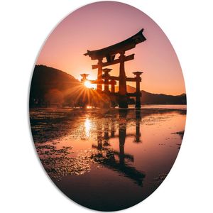 PVC Schuimplaat Ovaal - Ondergaande Zon - Itsukushima Shrine Japan - 81x108 cm Foto op Ovaal (Met Ophangsysteem)