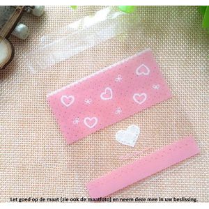 50 Uitdeelzakjes Hartjes Design 10 x 10 cm met plakstrip - Cellofaan Plastic Traktatie Kado Zakjes - Snoepzakjes - Koekzakjes - Koekje - Cookie Bags Hearts - Love - mille foie merci - Frans voor duizend maal dank