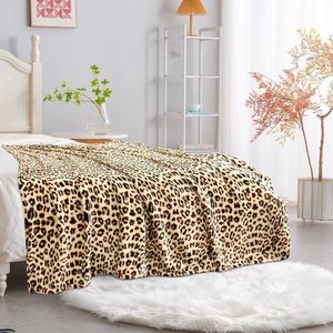 Knuffeldeken luipaardprint 150 x 200 cm fleecedeken pluizig luipaardpatroon zachte bankdeken bankdeken