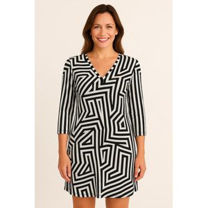 Stella Fiora Tuniek – Zwart/Witte Maze Print – Travelstof – V-Hals – S t/m XXL