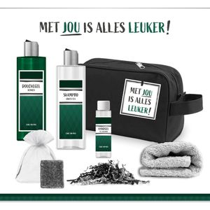 Geschenkset ""Met Jou Is Alles Leuker!"" - 6 Producten - 630 Gram | Giftset voor hem - Luxe cadeaubox man - Vaderdag - Verjaardag - Wellness - Pakket - Cadeau set - Vader - Broer - Vriend - Collega - Groen - Toilettas