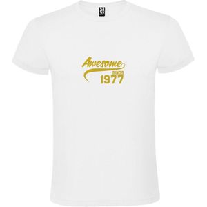 Wit T-Shirt met “Awesome sinds 1977 “ Afbeelding Goud Size XL
