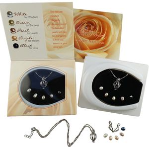 Zoetwater parelketting Giftbox Rose - echte parels - geschenk verpakking met bloem - roos - ketting met hanger