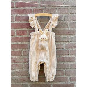 Evie Beige baby tuinbroek - met konijnenpopje | Jurkjes & Jumpsuits | La Olivia Kids