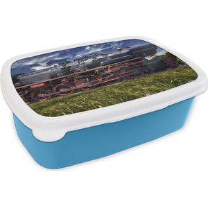 Broodtrommel Blauw - Lunchbox - Brooddoos - Stoomlocomotief in een veld - 18x12x6 cm - Kinderen - Jongen