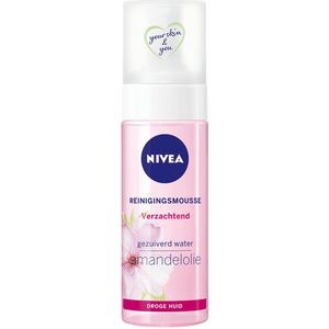 NIVEA - Reinigingsmousse - Essentials Verzachtend - Voor droge & gevoelige huid - Met Amandelolie & Hydramine - 150 ml - 1 stuk