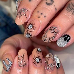 JHubers Goods - Korte ovale kunstnagels met spinnenweb-motief - Set van 24 stuks met geleilijm - Voor damesnagels