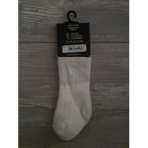 Bonnie Doon opengewerkte baby kniekousjes 8/12 mnd