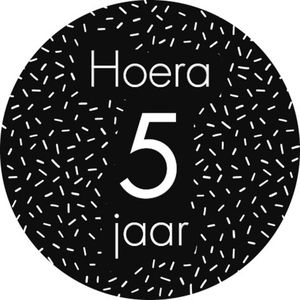 Sluitsticker Sticker – Hoera 5 jaar – Zwart – Wit – Confetti | Envelop - Traktatiezakje | Envelop sticker | Cadeau – Gift – Cadeauzakje – Traktatie – Kadozakje | Chique inpakken | Verjaardag – Feest – Birthday | 1-12 jaar |