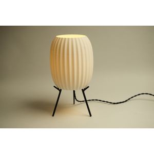 Minimalistische Japandi Stijl Tafellamp - 3D Geprint Geribbeld (S) - Handgemaakt in Amsterdam - Bureaulamp, Sfeerlamp - Inclusief Melkglas LED
