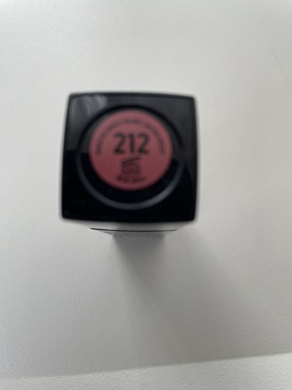 Deliplus lipstick nr. 212. Rose. Blijft lang zitten. Van het mooie Spaanse merk Deliplus.