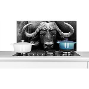 Spatscherm keuken 90x45 cm - Kookplaat achterwand Dieren - Buffalo - Zwart - Wit - Portret - Muurbeschermer - Spatwand fornuis - Hoogwaardig aluminium