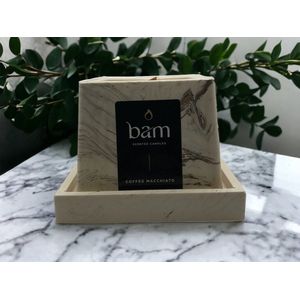 BAM kaarsen -Coffee Macchiato geurkaars met eigen handmade vierkant potje met schaal en houten wiek - op basis van zonnebloemwas - cadeautip - vegan