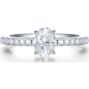 Nina - Platinum Ovaal Moissanite Ring met Pavé Zijstenen - 0.5 karaat.