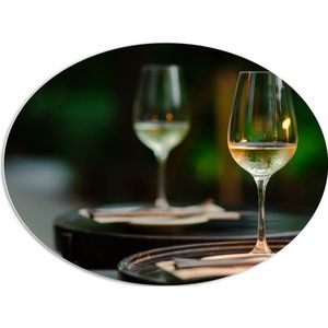 PVC Schuimplaat Ovaal - Twee Glazen Wijn op Tafel van Terras - 96x72 cm Foto op Ovaal (Met Ophangsysteem)