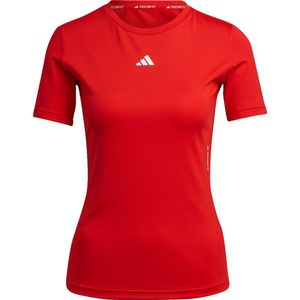 Adidas techfit training t-shirt in de kleur rood.