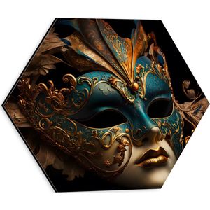 Dibond Hexagon - Venetiaanse carnavals Masker met Blauwe en Gouden Details tegen Zwarte Achtergrond - 30x26.1 cm Foto op Hexagon (Met Ophangsysteem)