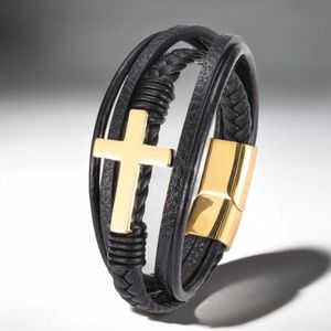 Heren Armband Leer - Zwart met Goud kleurig Kruis - 21cm - Armbanden - Cadeau voor Man - Mannen Cadeautjes