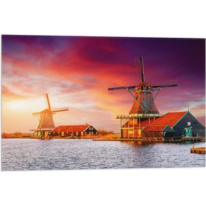 Vlag - Nederlandse Windmolens aan het Water onder Paars met Oranje Lucht - 75x50 cm Foto op Polyester Vlag