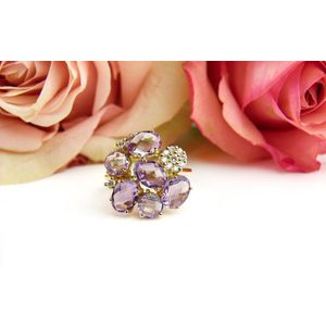 Ring in geel goud gezet met amethist en diamant