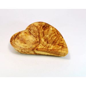 Hartvormige schotel gemaakt van olijfhout