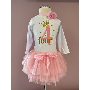 Verjaardag outfit-verjaardag setje-birthday dress-fotoshoot kleding-prinsessenjurk-kleedje-verjaardag jurk-roze-tutu-4 jaar-four-fotoshoot-themafeest-jarig-meisje-girl-set Marit (mt 104)