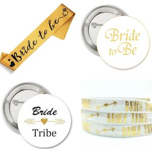 22-delige Vrijgezellenfeest set Bride Tribe goud wit met buttons, sjerp en armbanden - bride to be - vrijgezellen party -sjerp - button - trouwen