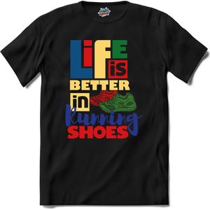 Life Is Better In Running Shoes | Hardlopen - Rennen - Sporten - T-Shirt - Unisex - Zwart - Maat 3XL
