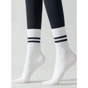 Lange Sportsokken - 3 Paar - Voor Fitness, Yoga, Dansen, Zumba en Meer - Hoge Sokken - Lange Sokken - Met Streepjes - Strepen - One size - Maat 34 t/m 40 - Wit