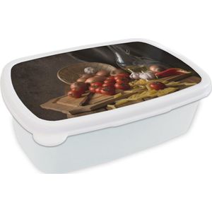 Broodtrommel Wit - Lunchbox - Brooddoos - Snijplank - Groente - Stilleven - Pasta - Uit - Tomaat - Snijplank - 18x12x6 cm - Volwassenen