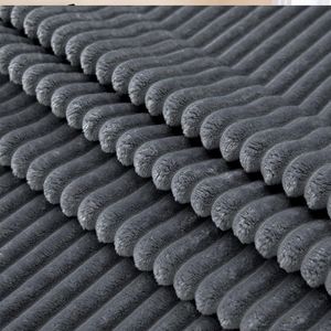 Zachte en Warme Microvezel Deken voor Comfort en Gemak in Huis