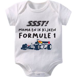 Hospitrix Baby Rompertje met Tekst ""SSST! Mama en ik kijken Formule 1"" R7 - Maat S - 0-3 maanden - 50/56 - go max - Korte Mouw - Cadeau - Zwangerschap - Aankondiging - Verstappen - Romper