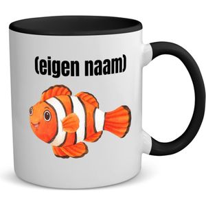 Akyol - oranje vis (nemo) met eigen naam koffiemok - theemok - zwart - Vis - vissen liefhebbers - mok met eigen naam - iemand die houdt van vissen - verjaardag - cadeau - kado - 350 ML inhoud
