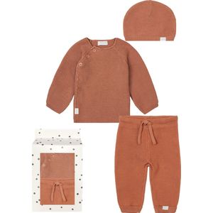 Noppies - Geschenkverpakking met kledingset - Café au lait - 3delig - Broek Grover - trui Pino - Muts Rosita - Maat 56