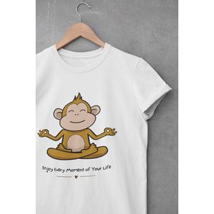 Shirt - Enjoy every moment of your life - Wurban Wear | Grappig shirt | Leuk cadeau | Unisex tshirt | Yoga | Yoga nidra | Yoga shirt | Yogamat | Wit