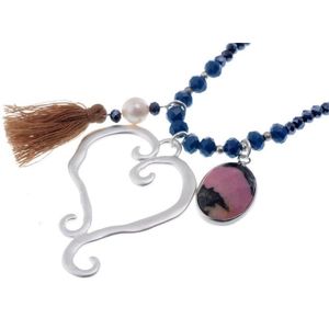 Behave Lange ketting met verschillende decoratieve kraaltjes, natuurstenen bedel (kleur hiervan is verschillend per ketting), hartvormige bedel, hanger in de vorm van een bruin kwastje