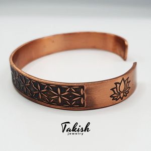 Ambachtelijke Koperen Armband - Handgemaakte Sieraden met Levensboom en Lotusbloem Motief