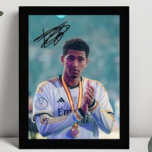 Jude Bellingham Ingelijste Handtekening – 15 x 10cm In Klassiek Zwart Frame – Gedrukte handtekening – Borussia Dortmund - Real Madrid - Football Legend - Voetbal - BvB
