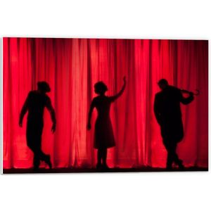 Forex - Drie Mensen Voor een Rood Gordijn in een Theater - 60x40cm Foto op Forex