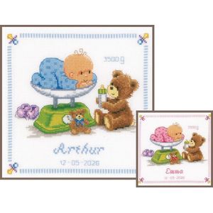 Baby in weegschaal met beer borduren (pakket)
