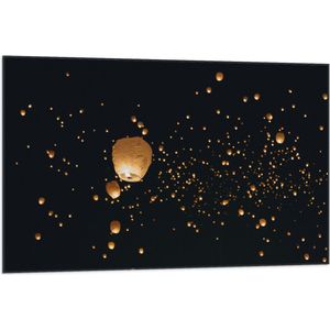 Vlag - Lucht Vol Oranje Lampionnen - 105x70 cm Foto op Polyester Vlag
