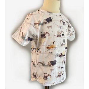T-shirt Bouwvoertuigen – Duurzaam Baby- & Kinder T-shirt maat 80 – Handgemaakt van Zachte Offwhite Tricot