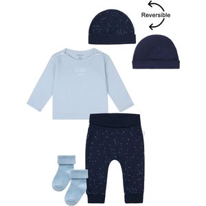 Noppies - Kledingset - 4 delig - Broek Nicea Donkerblauw - Shirt Neisse Lichtblauw - Muts Navar - 1 paar sokjes - Maat 44