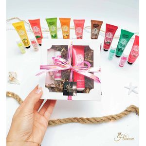 Huidverzorging geschenkset 2 stuks Coconut - Hawsaz.nl Cadeau - Hand en lip set - Cadeausets voor dames - Verwenpakket - Hand Cream & Lip Therapy Cadeauset Limited Edition - verzorgingsproducten - Hand en lip set - kokos handcreme