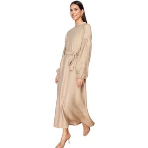 Trendyol Beige Geweven Jurk Met Parels En Stenen En Gedetailleerde Ceintuur Tctss23Eb00148